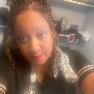 Meet your Posher, Leslie